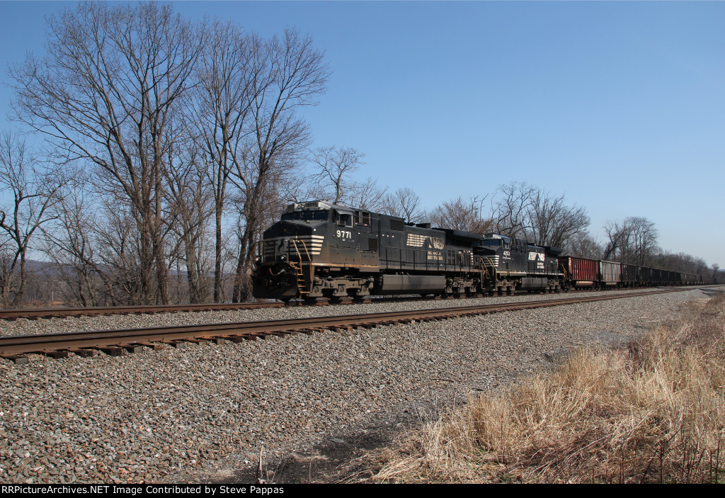 NS 9771 leads train 590 west